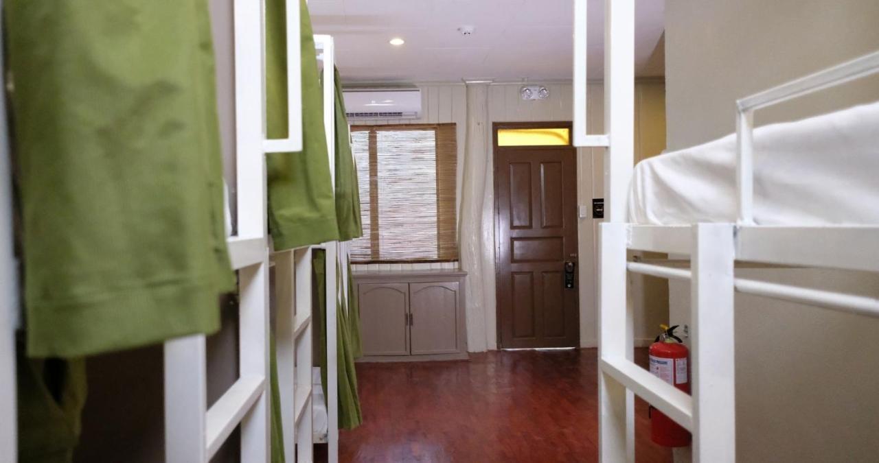 Mad Monkey Siquijor Hostel Ngoại thất bức ảnh