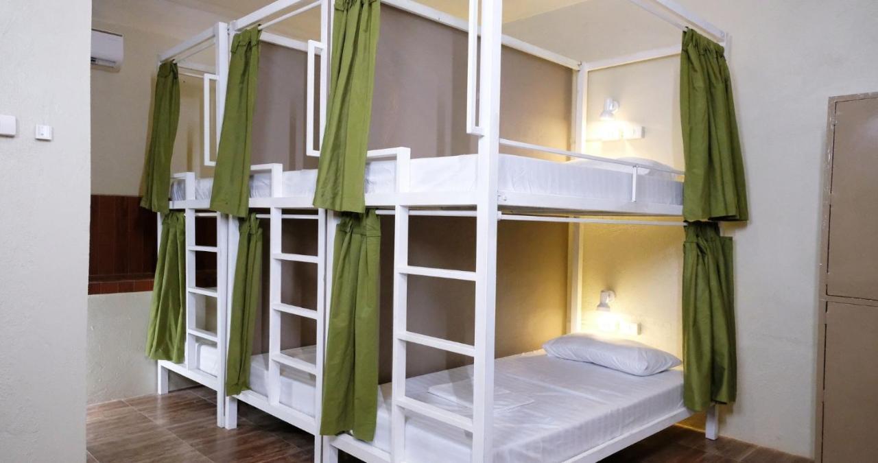 Mad Monkey Siquijor Hostel Ngoại thất bức ảnh