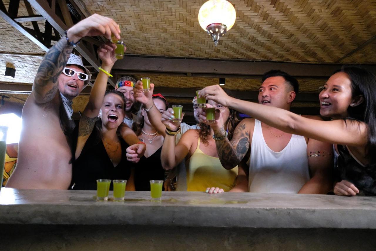 Mad Monkey Siquijor Hostel Ngoại thất bức ảnh