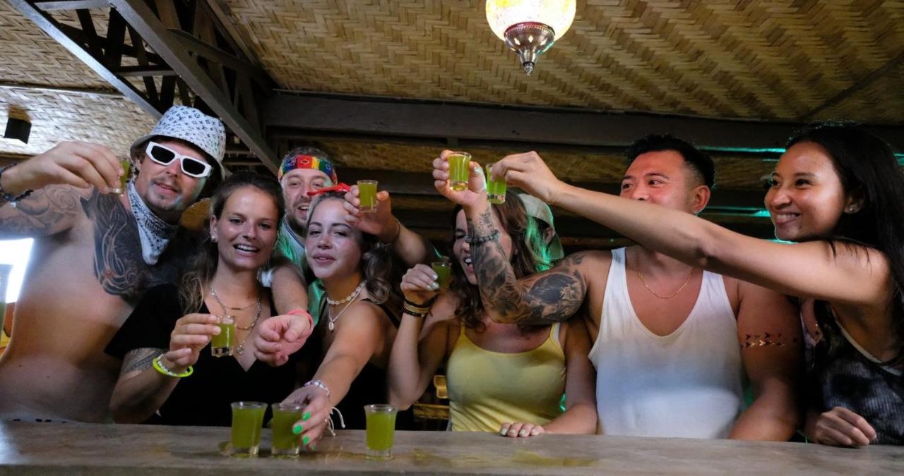 Mad Monkey Siquijor Hostel Ngoại thất bức ảnh