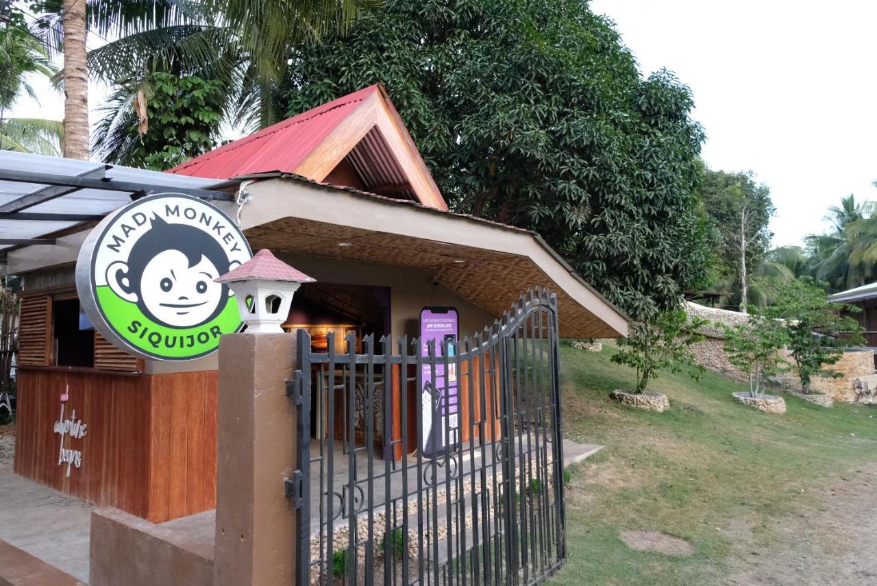Mad Monkey Siquijor Hostel Ngoại thất bức ảnh