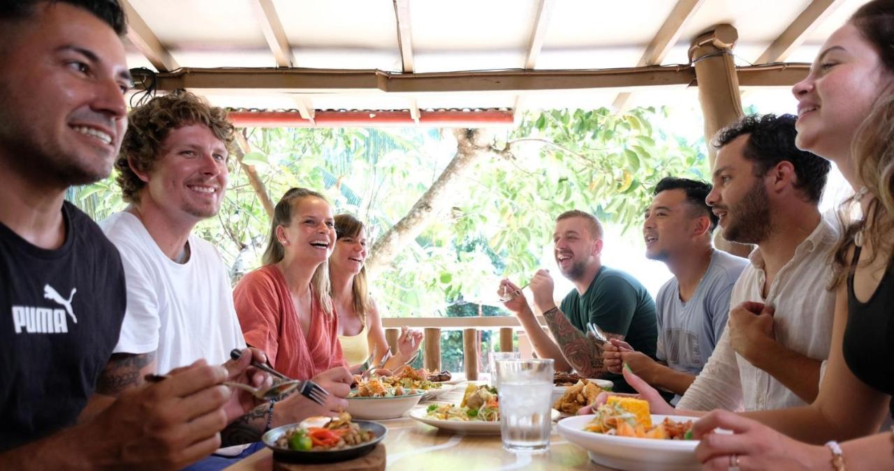 Mad Monkey Siquijor Hostel Ngoại thất bức ảnh