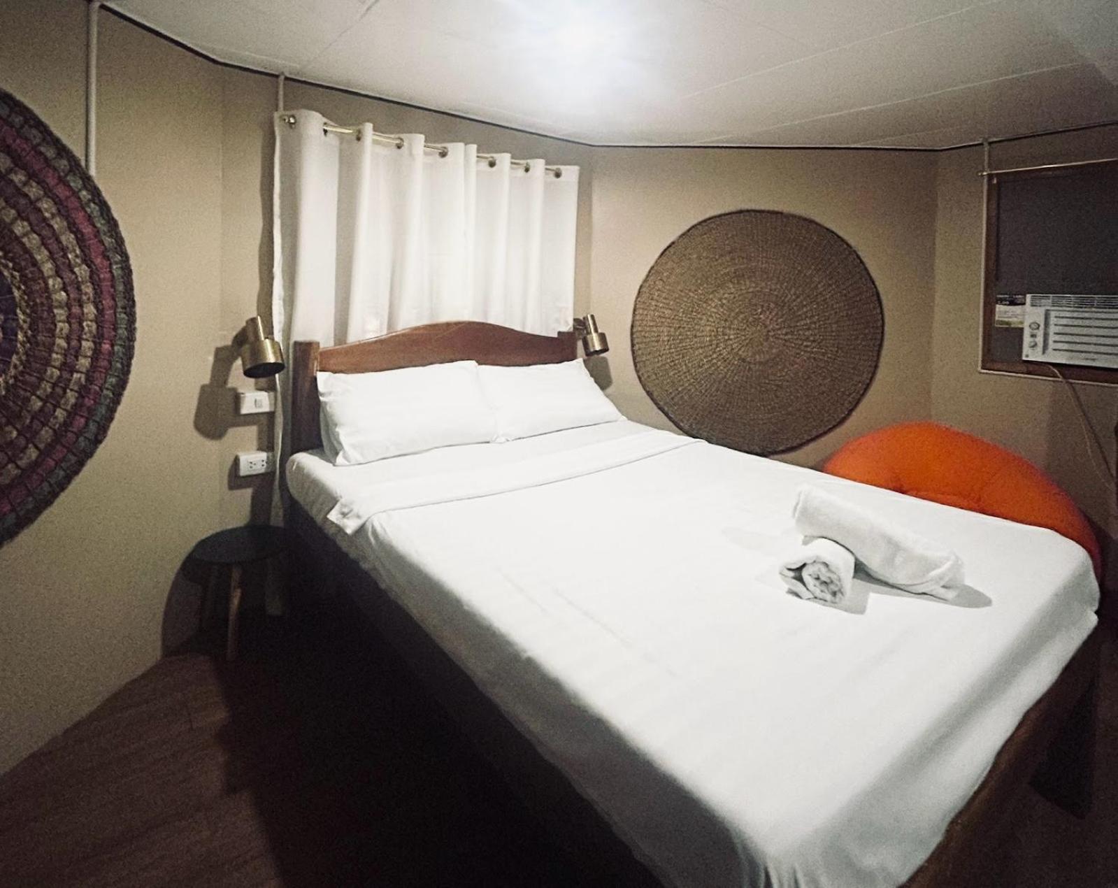 Mad Monkey Siquijor Hostel Ngoại thất bức ảnh